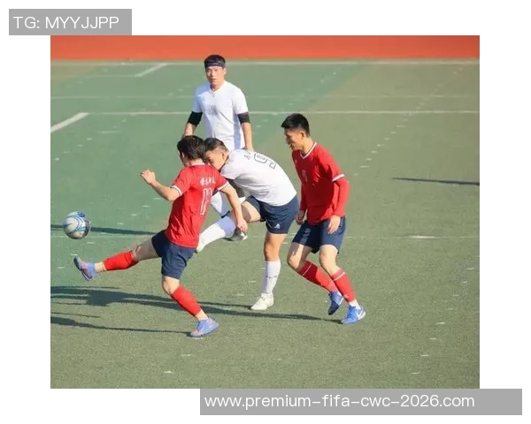 激情四溢的绿茵场上足球比赛精彩瞬间回顾与战术分析